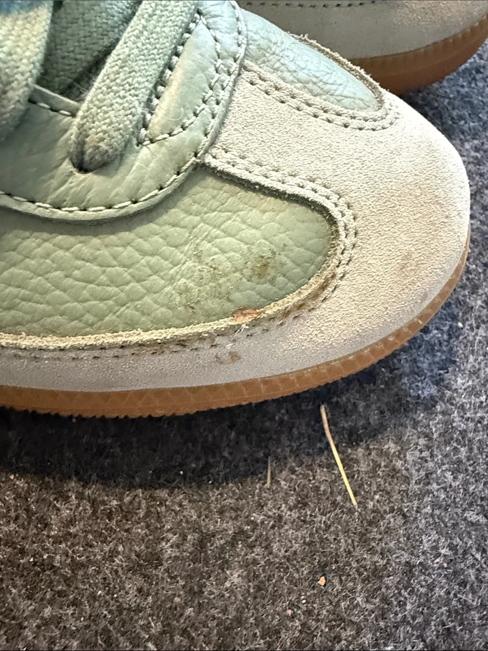 adidas Samba Sneakers in varsity Green, White & Gum - Picture 2 of 6